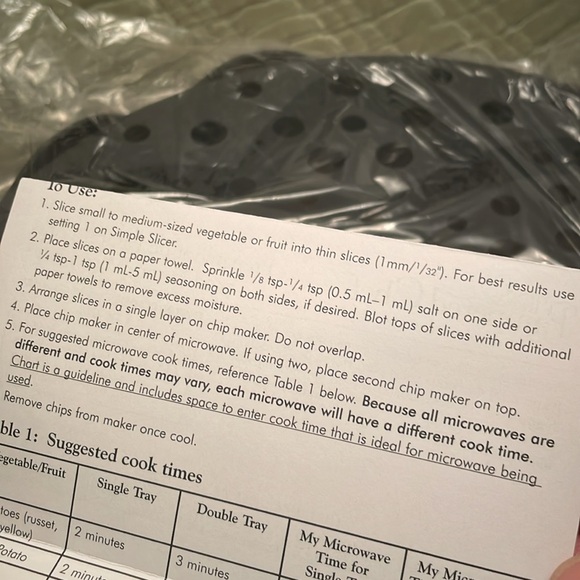 NWT The Pampered Chef #1241 Microwave Chip Maker Potato Chip Maker - Picture 8 of 11